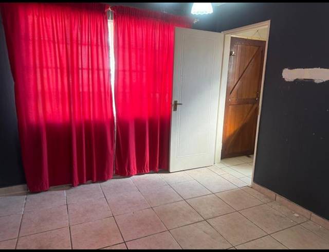 4 BEDROOM HOUSE FOR SALE IN THE HILL